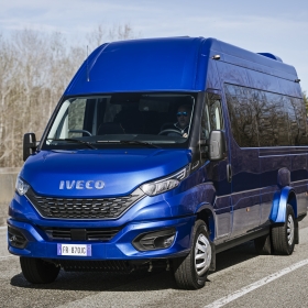 13-IVECO_NewDaily_minibus.jpg
