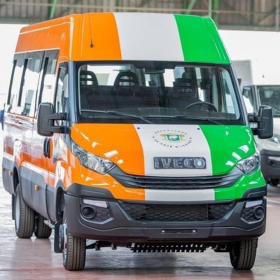 IVECO BUS Daily Ivoire minibus_čtverec.png
